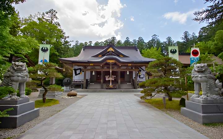 Hongū Grand Shrine (Kumano Hongū Taisha) in Wakayama, Japan – a sacred Shinto site on the Kumano Kodo Pilgrimage Route, surrounded by forested mountains and spiritual atmosphere.