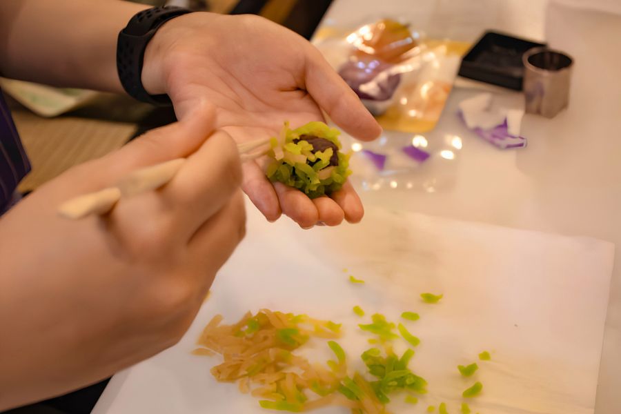 Wagashi-making experience